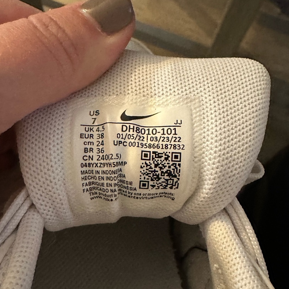 Nike White Sneakers with Black Logo - Picture 4 of 4